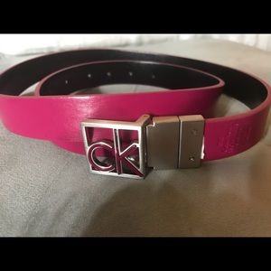 Reversible Calvin Klein belt fuchsia and balck